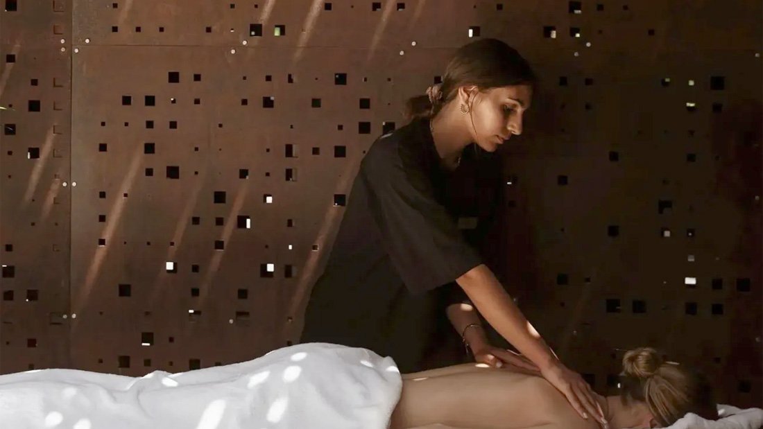 Volcanic Healing Energy – Wellness and rejuvenation at Milos’ White Coast domes